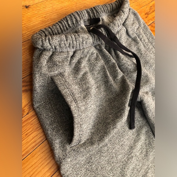 Roots Whistler Canada Sweatpants. - Picture 8 of 11